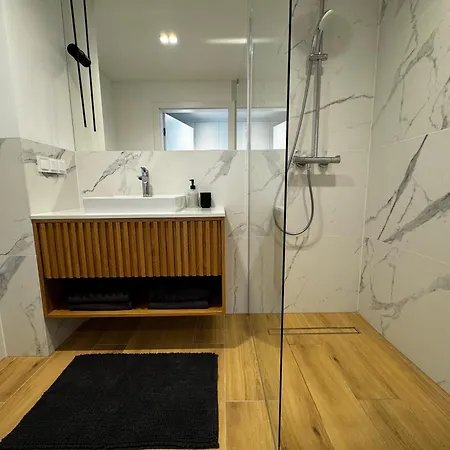 Anchoria Honest-serwis Apartment